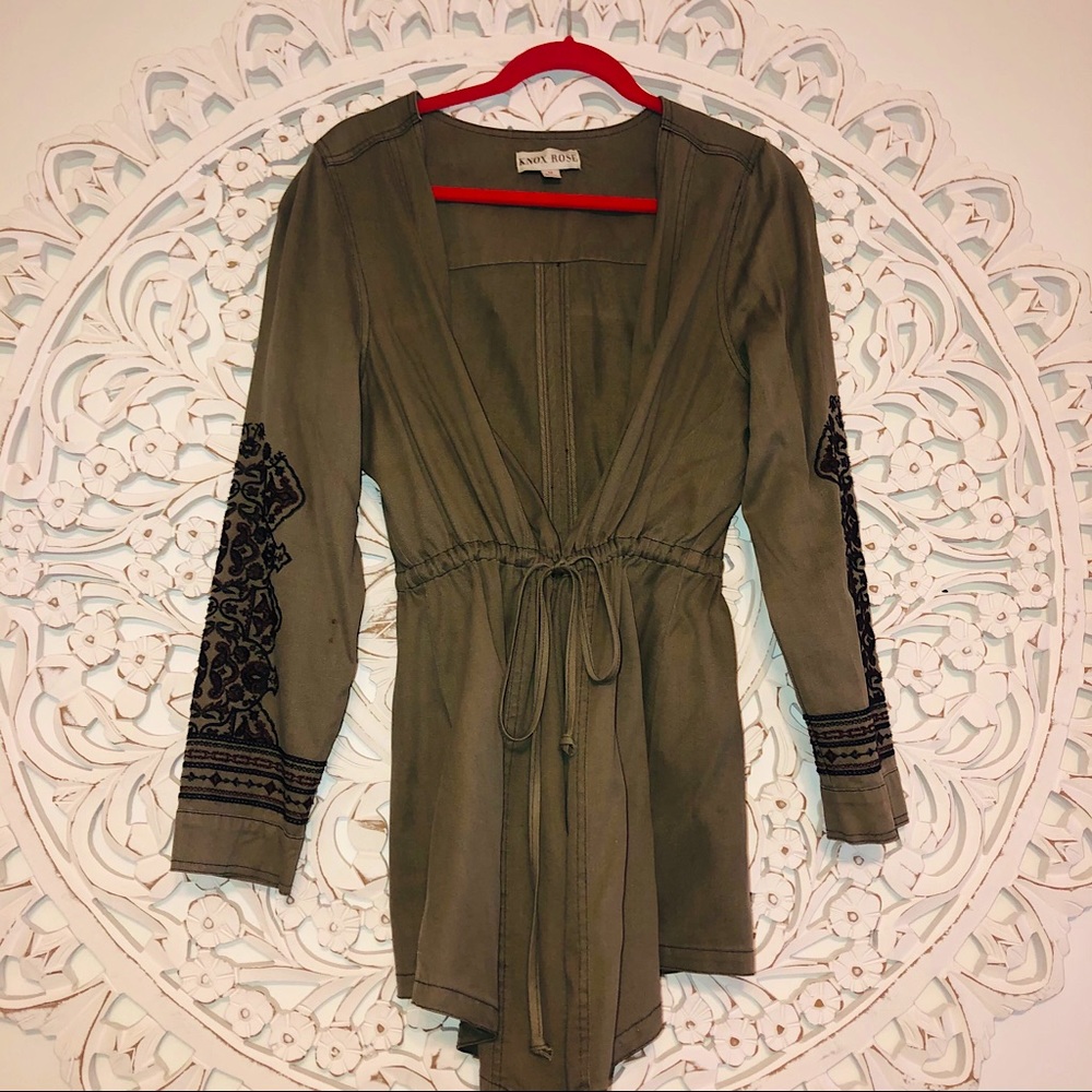 4/$25 ~ 
KNOX ROSE OLIVE JACKET